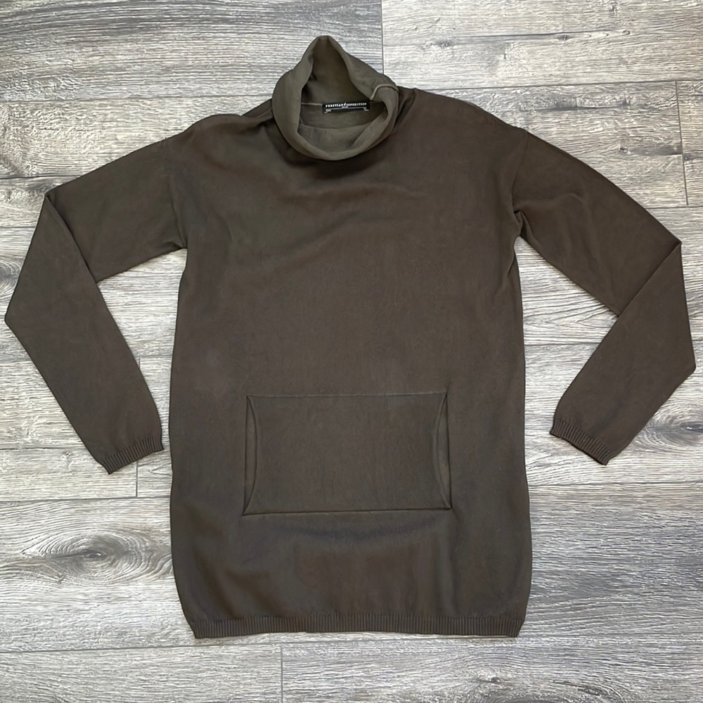 Peruvian Connection | Cotton Turtleneck with Kangaroo Pocket Size XS Olive Green